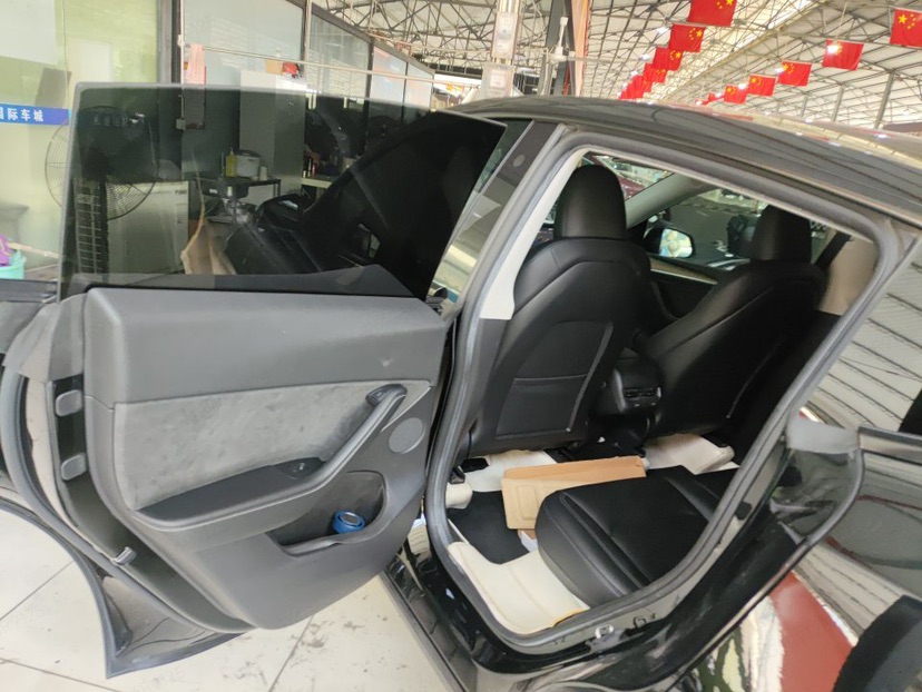Tesla Model Y 2023 #5 Tesla Model Y 2023 car image #5