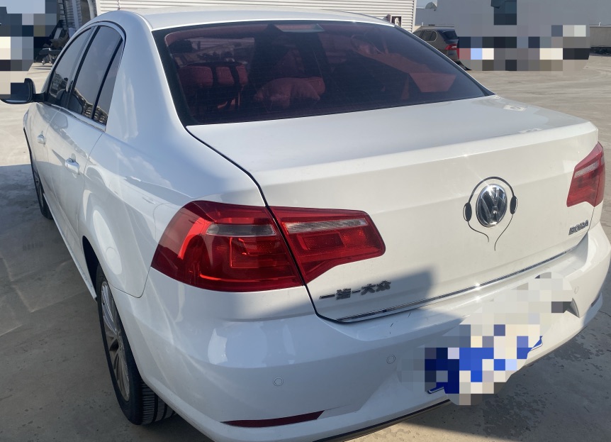 Volkswagen Bora 2015 car image #9