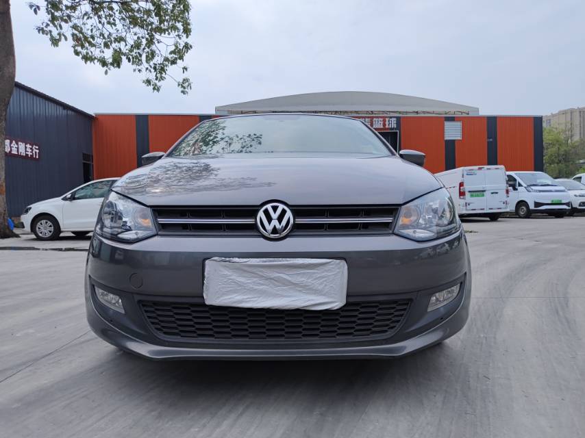 Volkswagen Polo 2011 car image #2