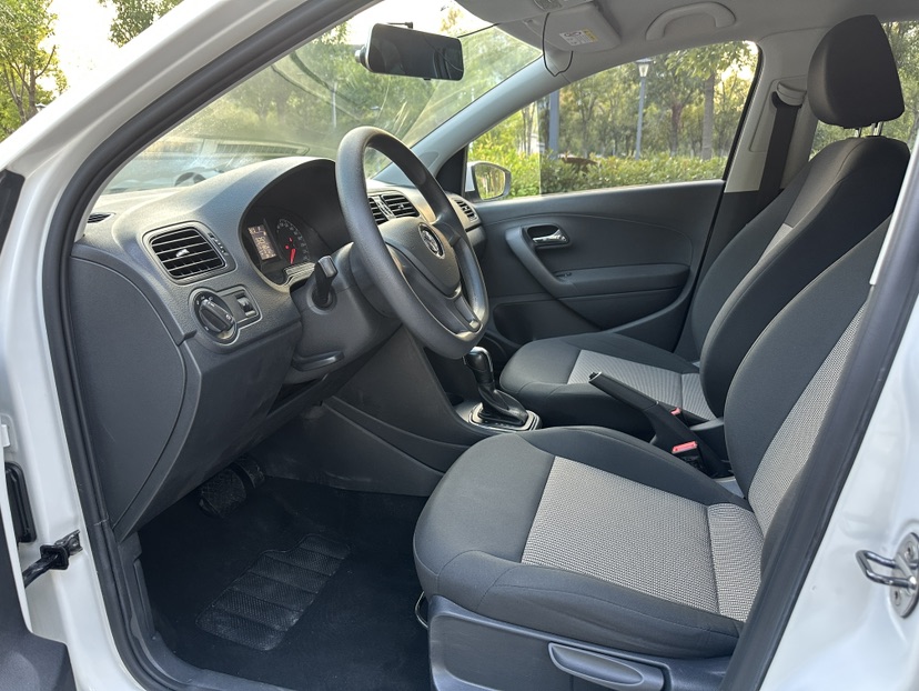 Volkswagen Polo 2018 car image #4