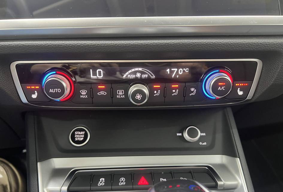 Audi Q3 2022 car image #13