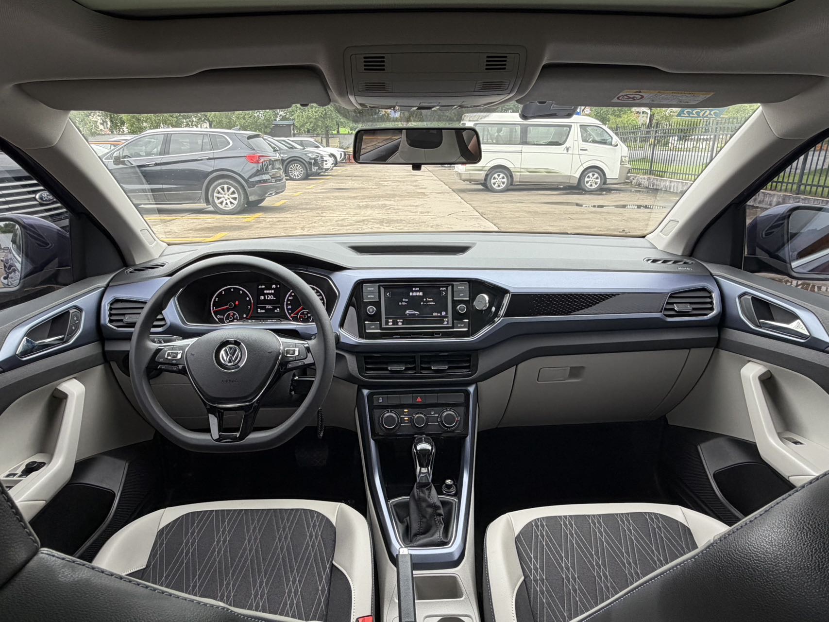 Volkswagen T-Cross 2020 car image #8