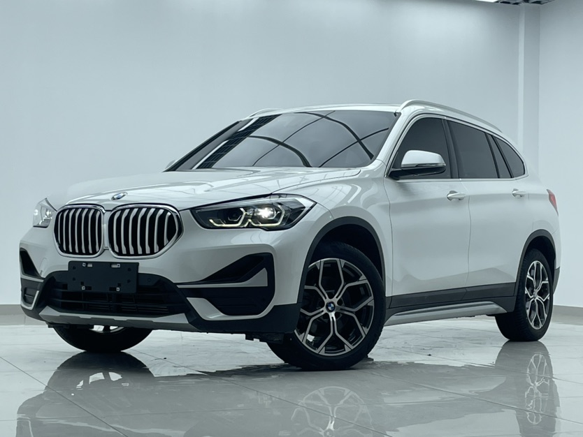 BMW X1 2023 car image #2