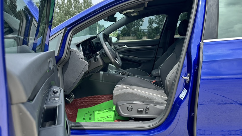 Volkswagen Golf 2022 car image #10