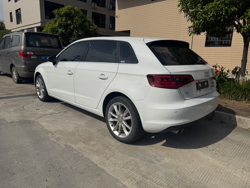 Audi A3 2015 car image #3