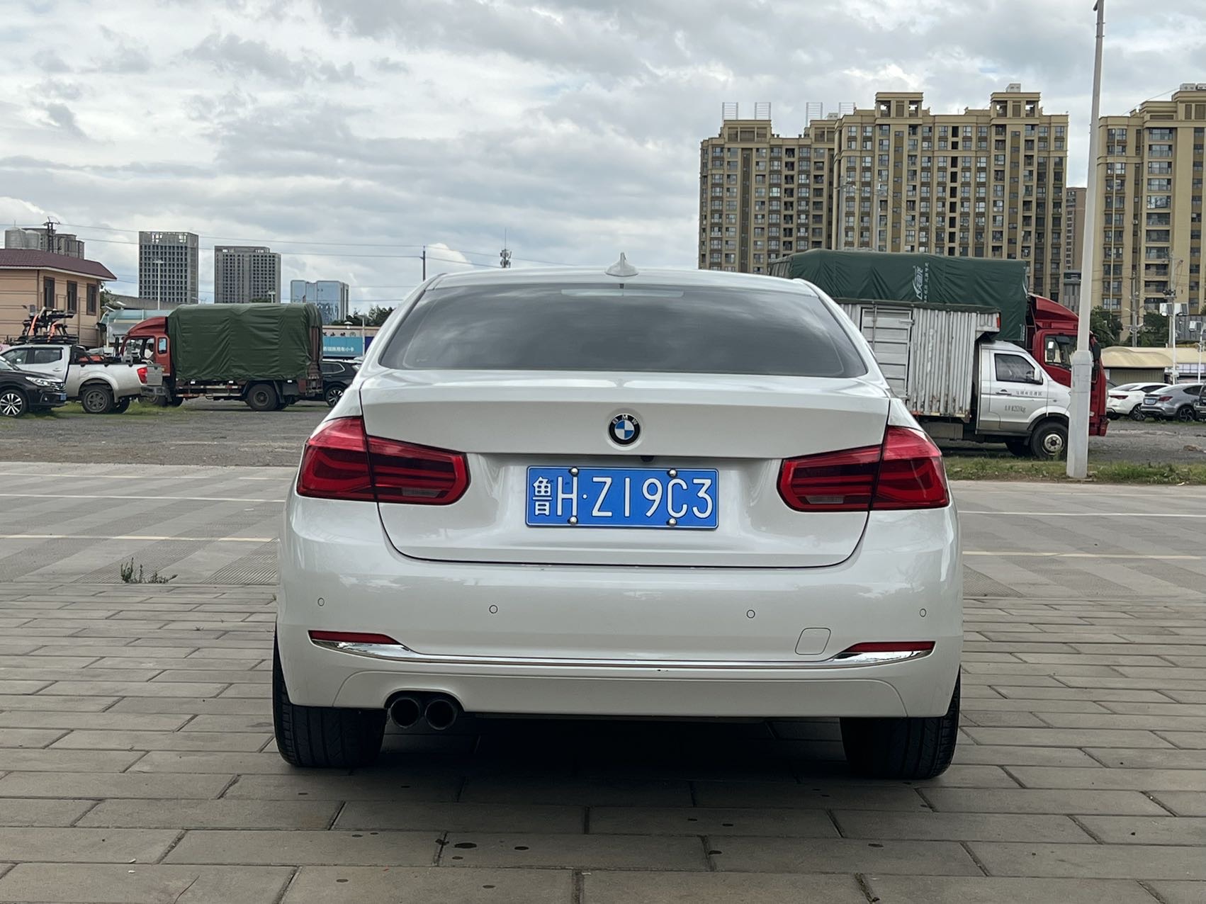 BMW 3 Series 2017 #8 BMW 3 Series 2017 car image #8