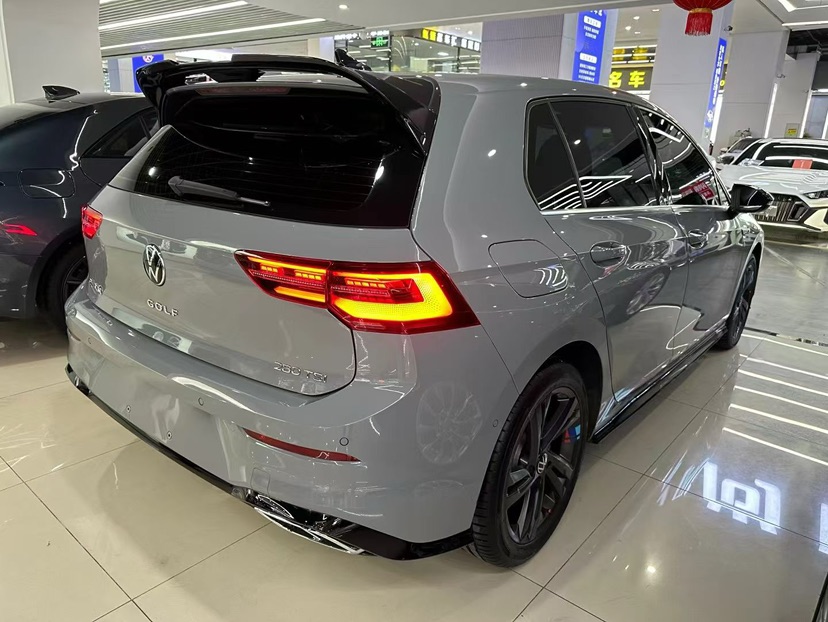 Volkswagen Golf 2024 car image #9