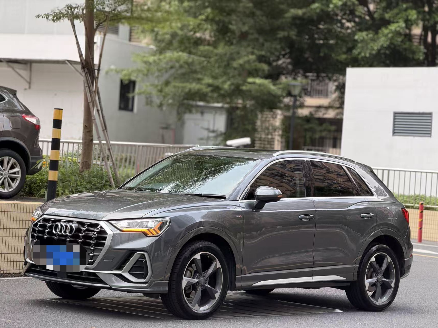 Audi Q3 2020 car image 