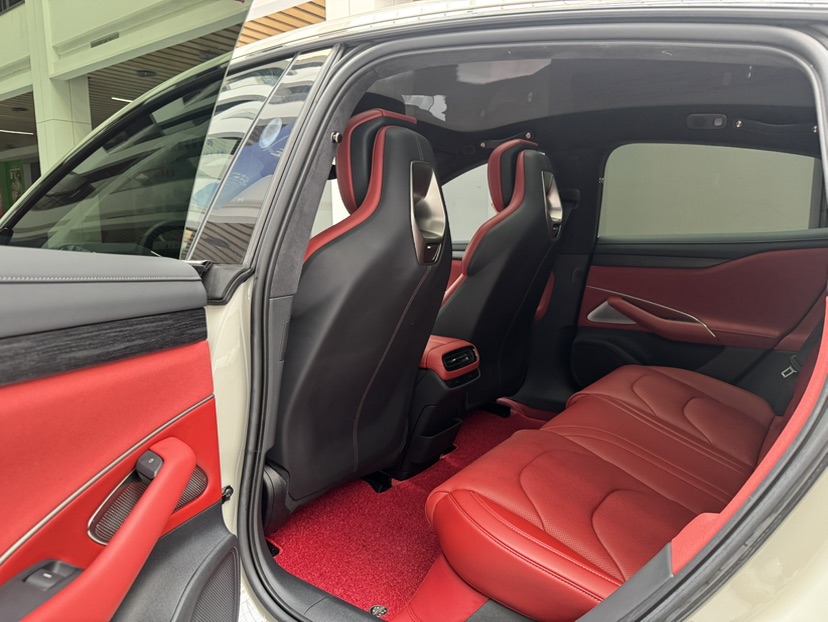 MI SU7 2024 car image #12