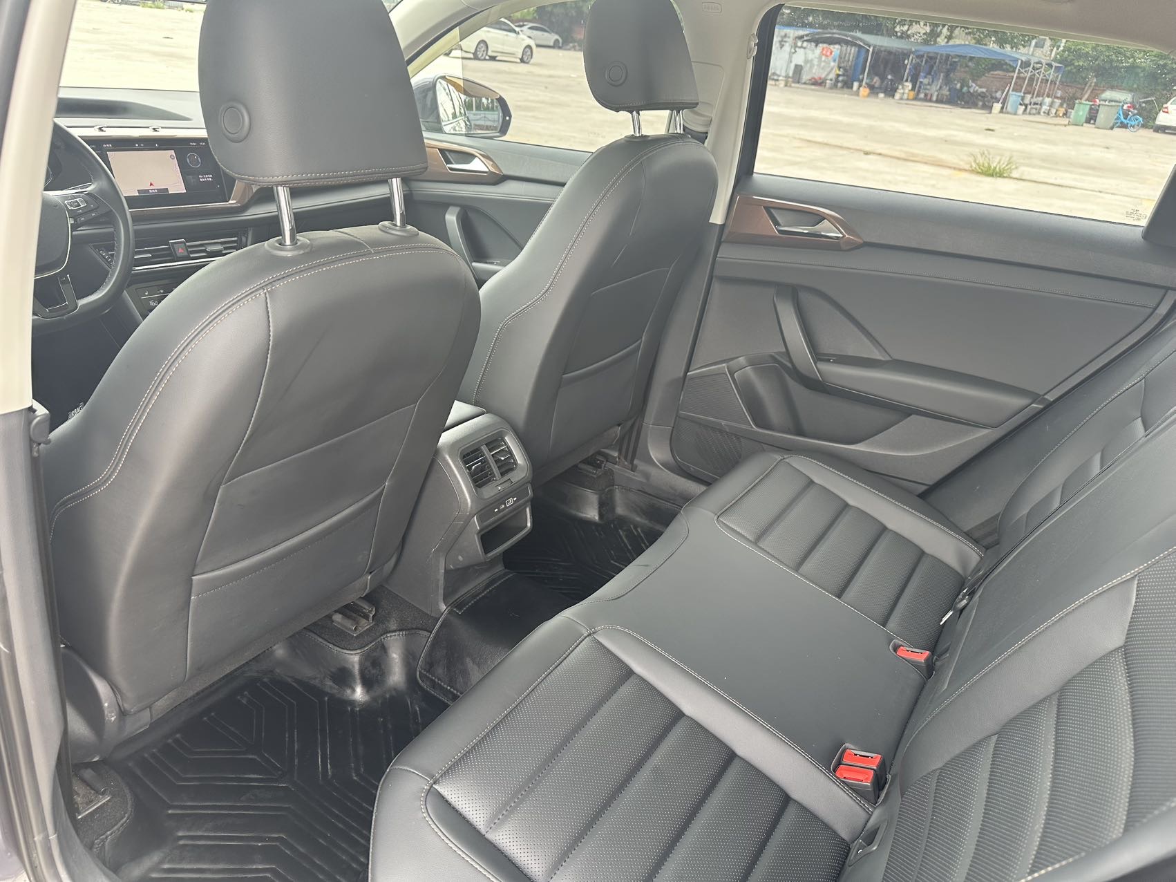 Volkswagen Tharu 2023 car image #6