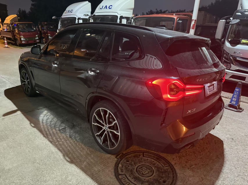 BMW X3 2022 car image #9