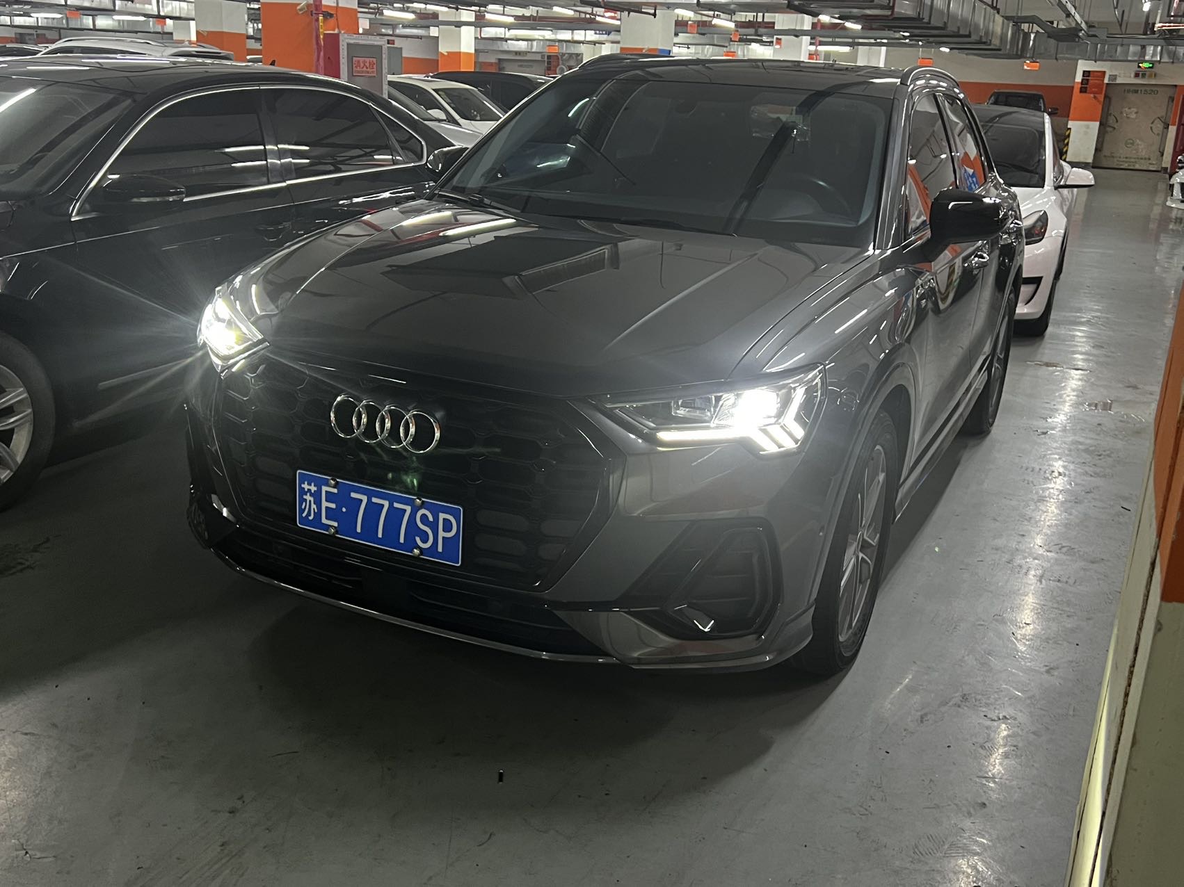 Audi Q3 2023 car image 