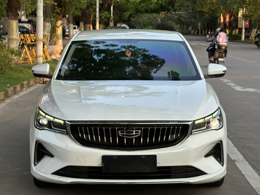 GEELY Emgrand 2023 car image #2