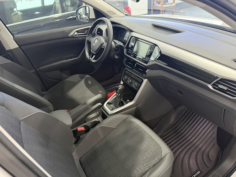 Volkswagen T-Cross 2020 car image #8