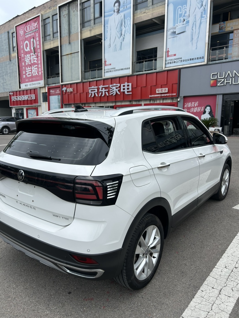 Volkswagen T-Cross 2021 car image #5