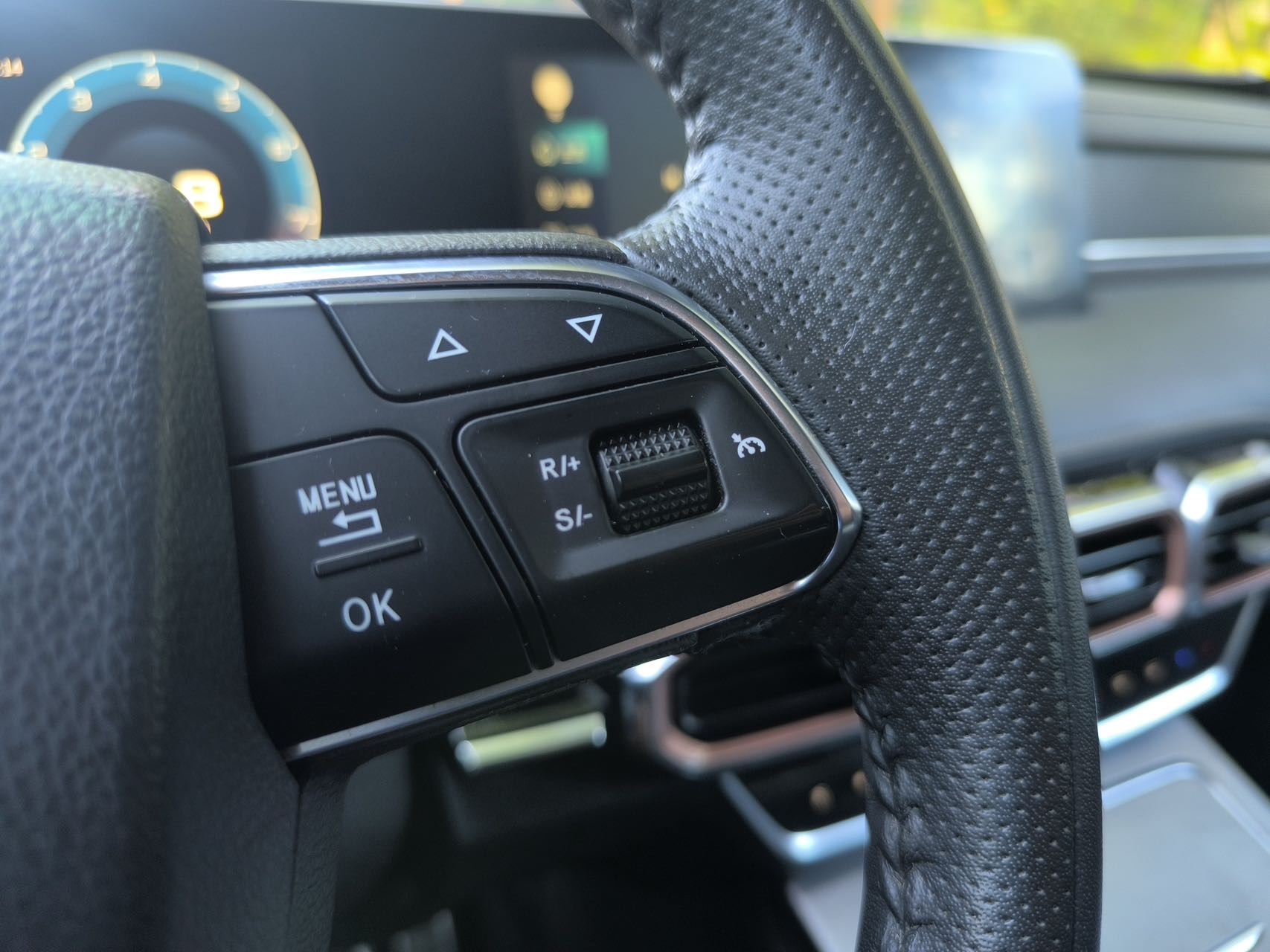 Jetour X70 PLUS 2021 #8 Jetour X70 PLUS 2021 car image #8
