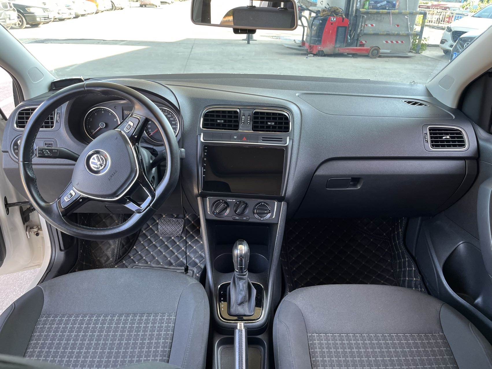 Volkswagen Polo 2016 car image #7