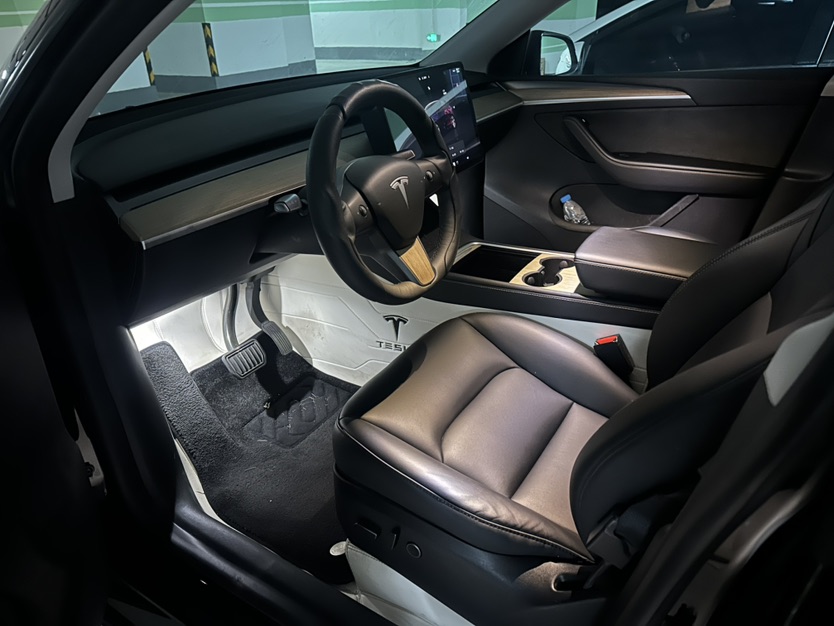 Tesla Model Y 2023 #8 Tesla Model Y 2023 car image #8