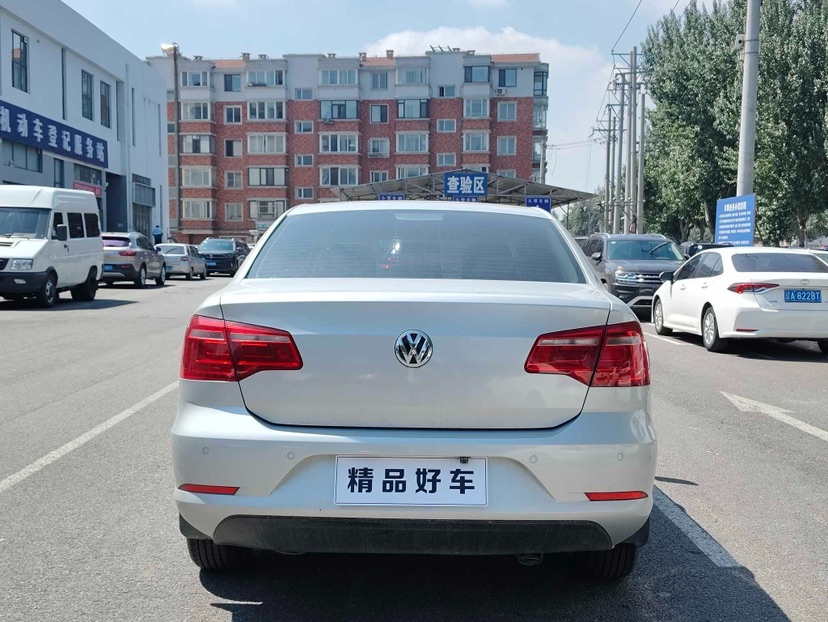 Volkswagen Bora 2015 car image #6
