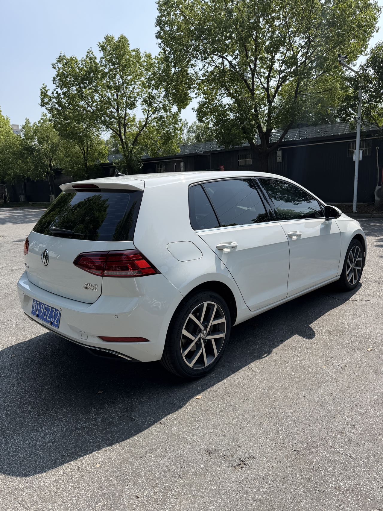 Volkswagen Golf 2020 car image #11
