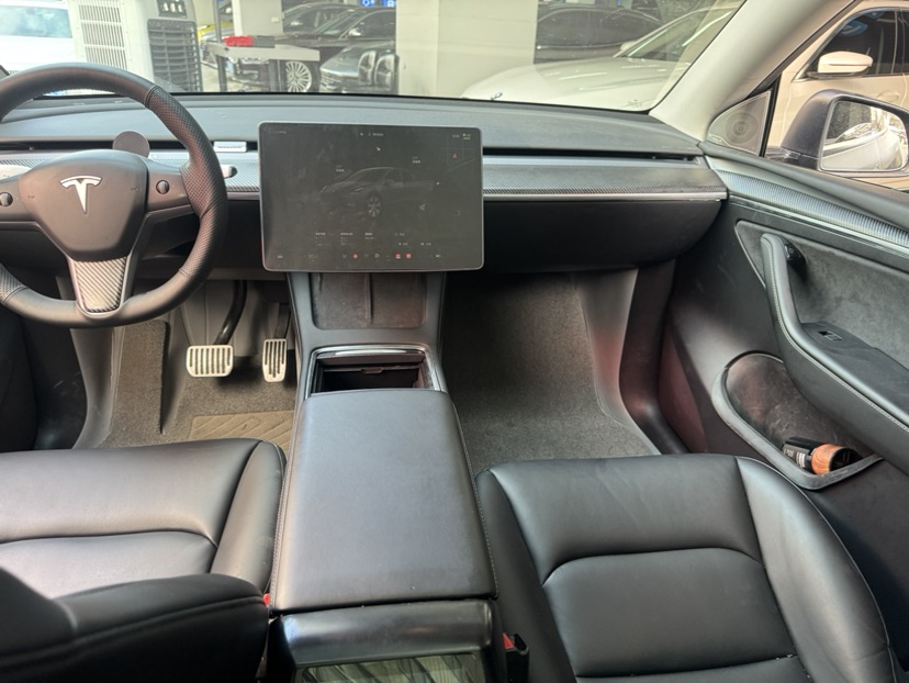 Tesla Model Y 2022 car image #4