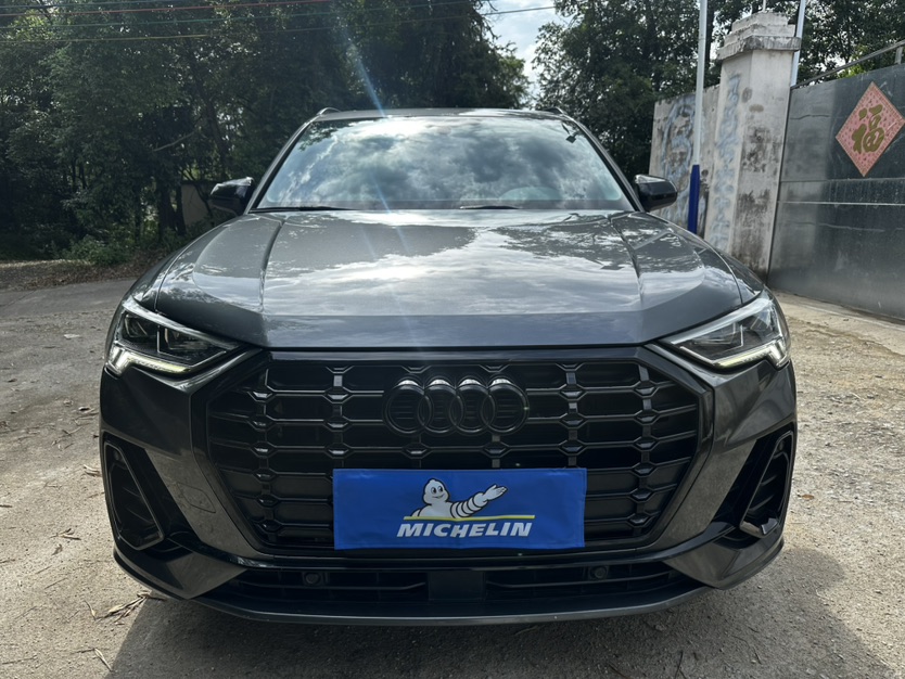 Audi Q3 2020 car image #2
