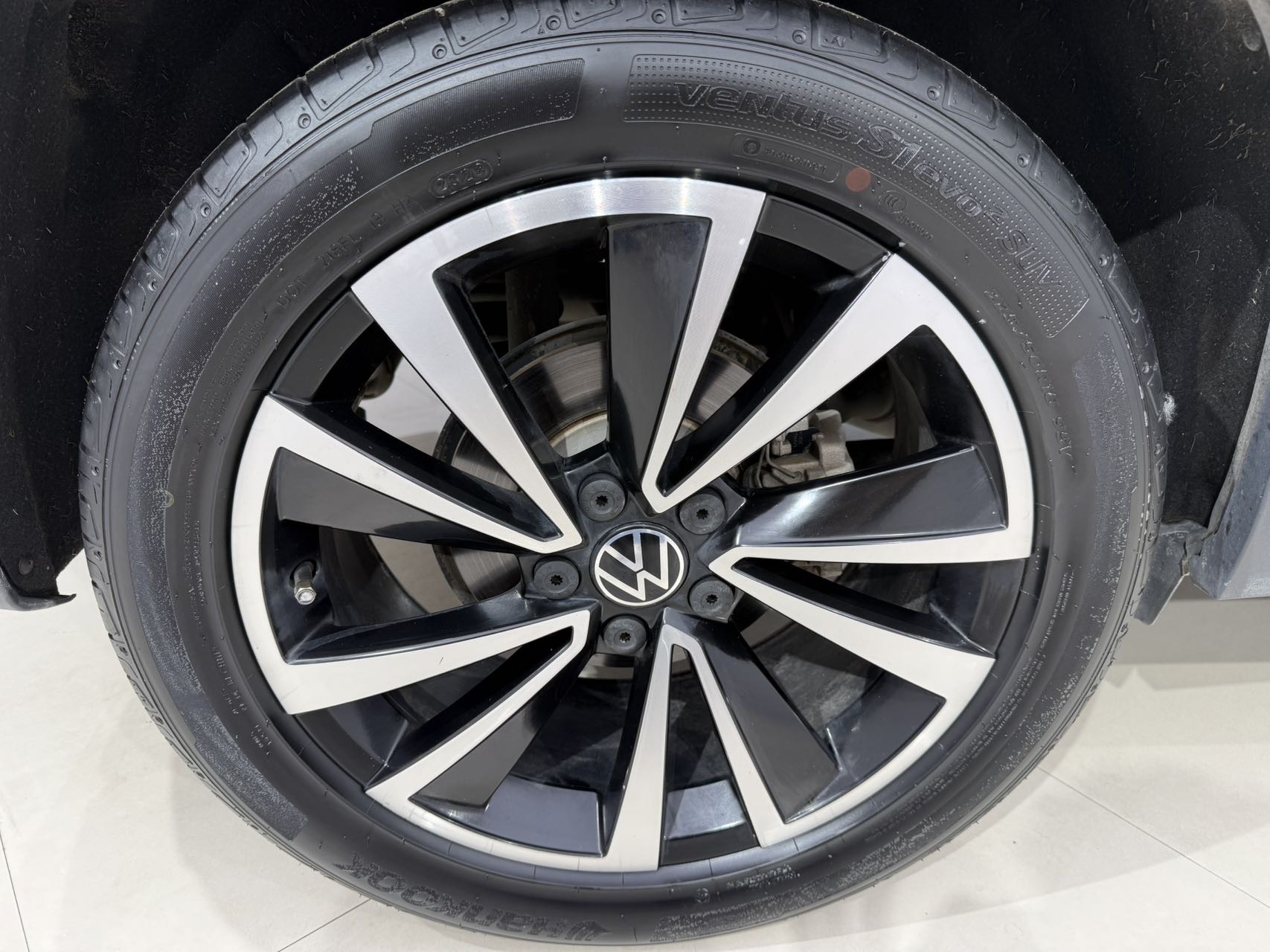 Volkswagen Tharu 2022 car image #17