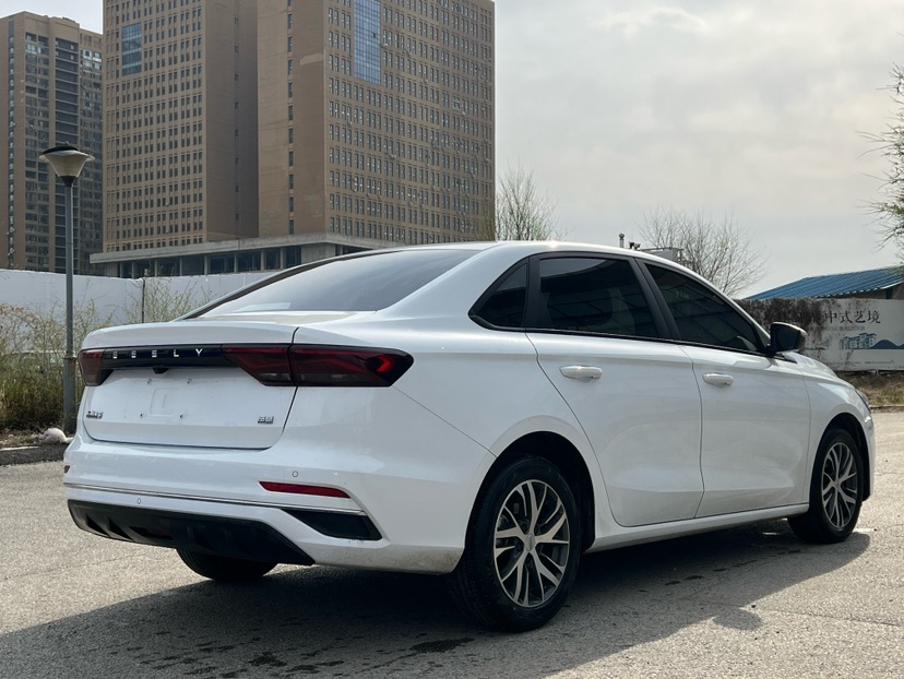 GEELY Emgrand 2023 imagen de coche #4
