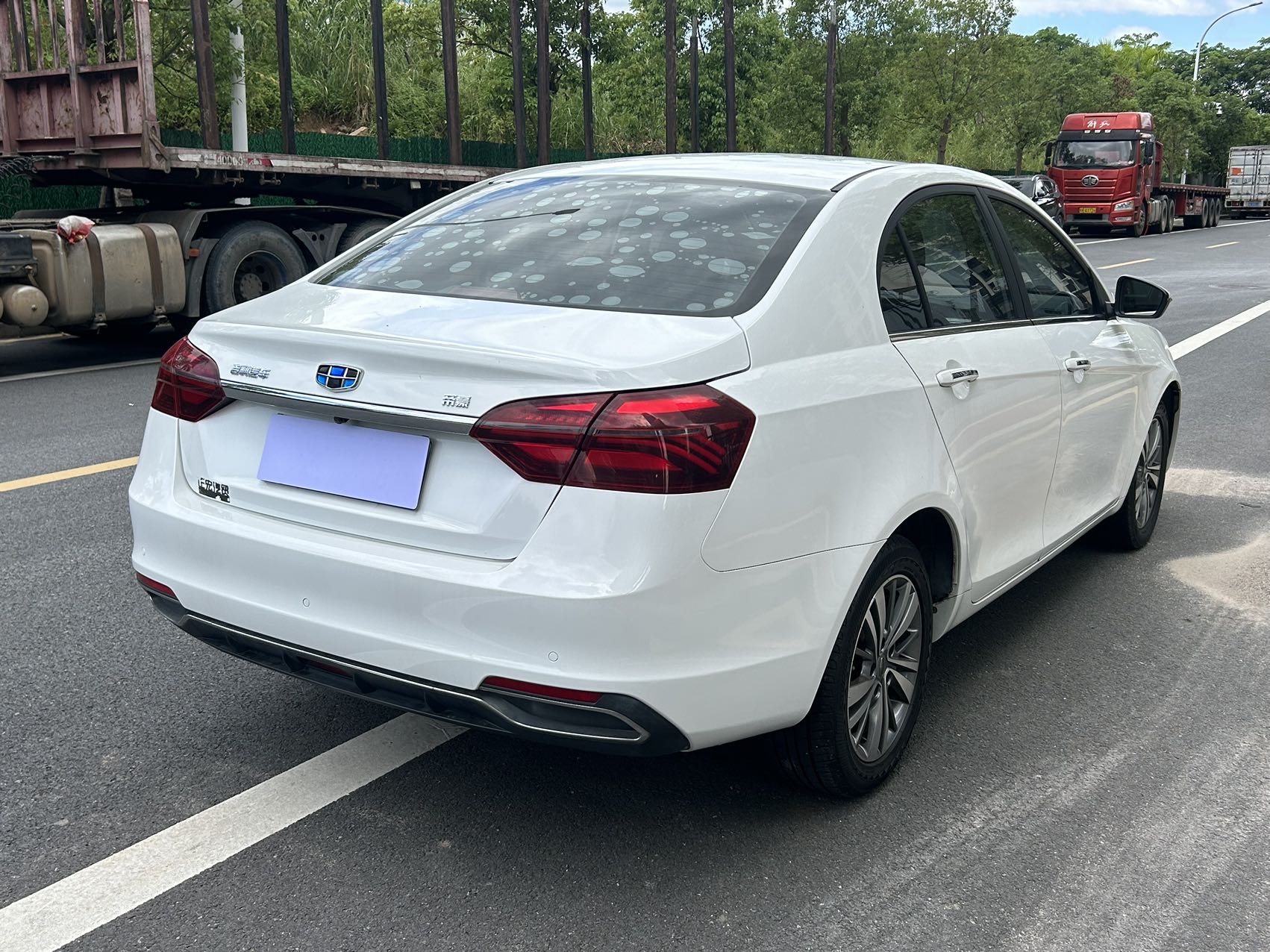 GEELY Emgrand 2019 #7 GEELY Emgrand 2019 car image #7
