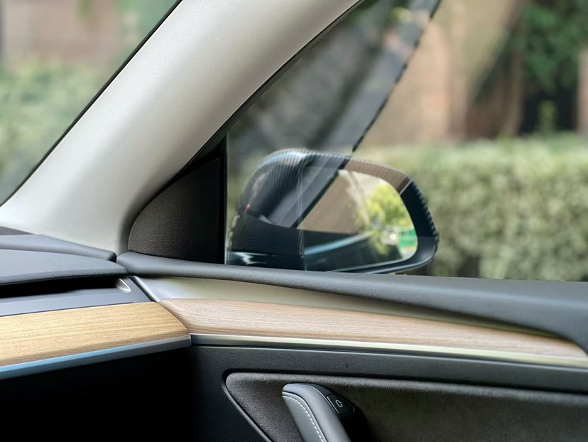 Tesla Model Y 2023 car image #9
