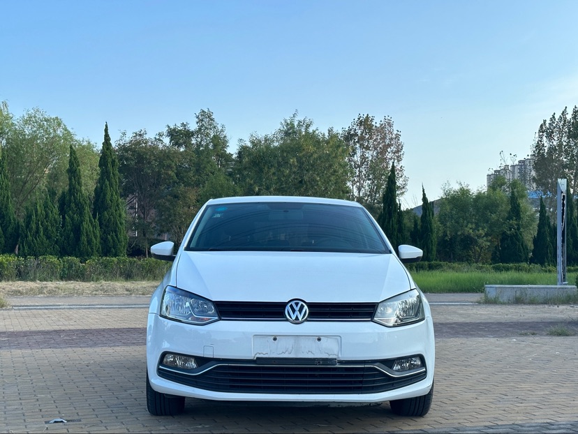 Volkswagen Polo 2017 car image #2