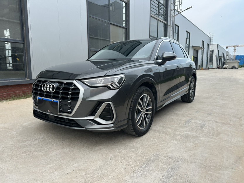 Audi Q3 2023 car image 