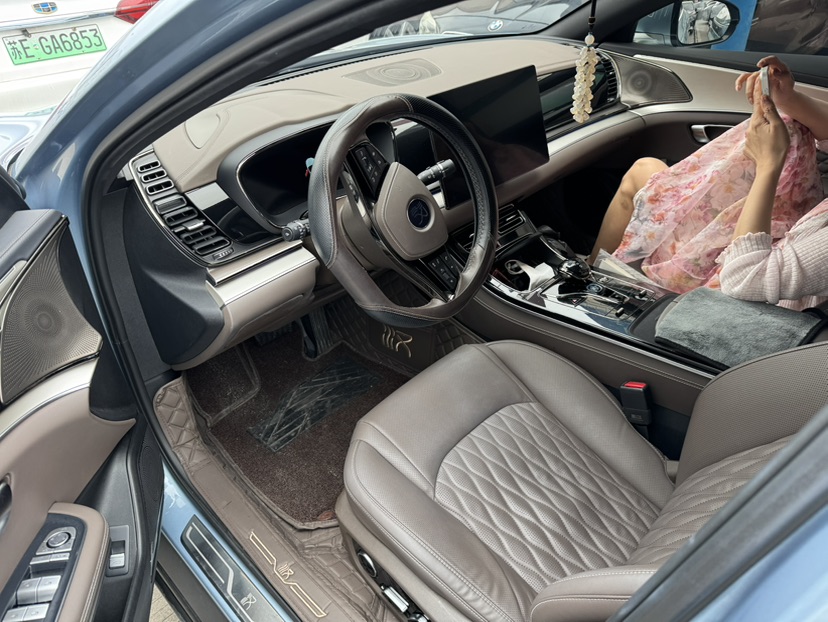 BYD Han 2024 car image #3