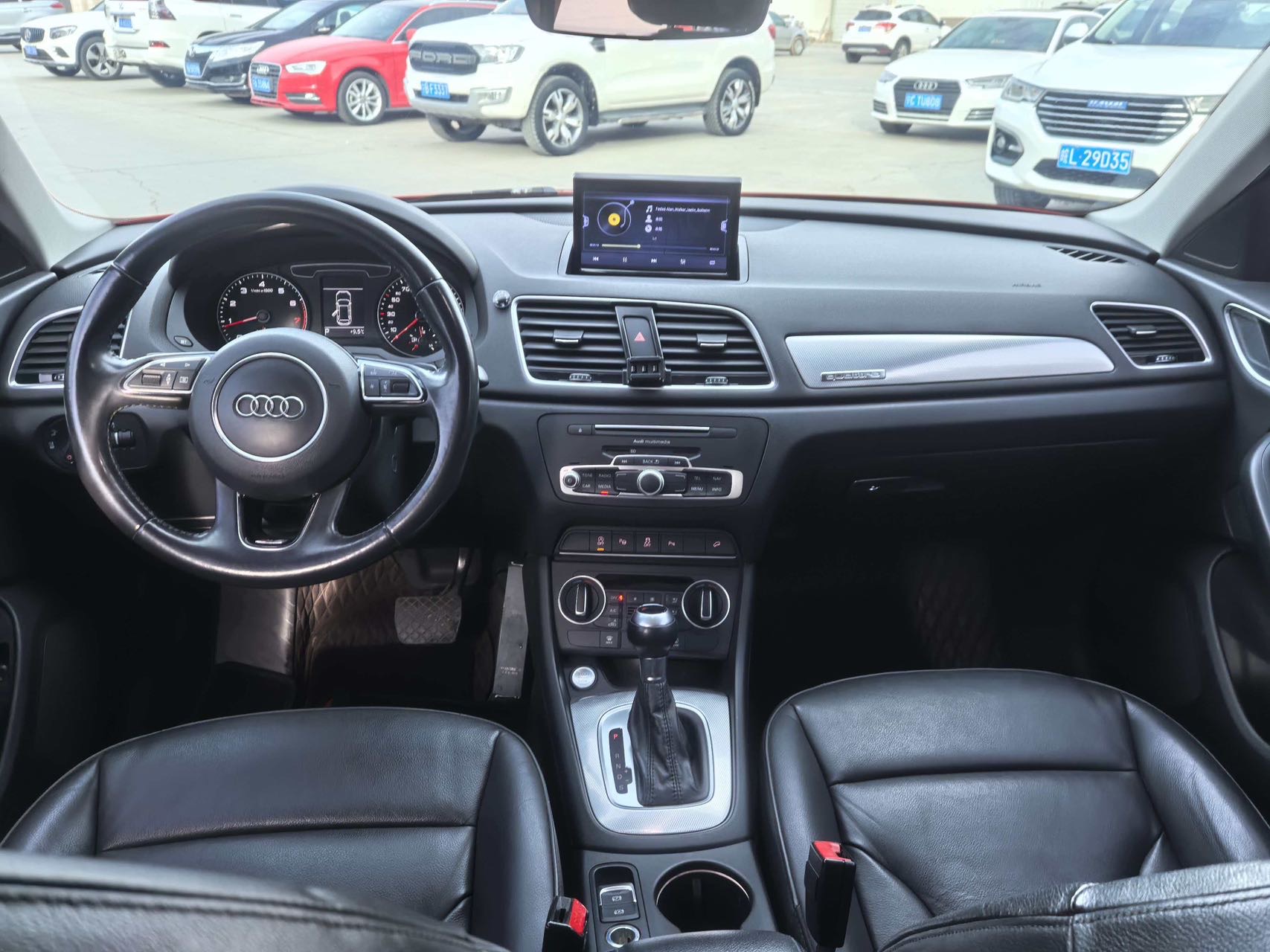 Audi Q3 2017 immagine di auto #5