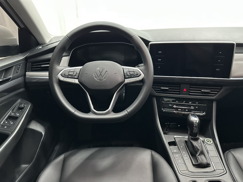 Volkswagen Bora 2023 car image #9