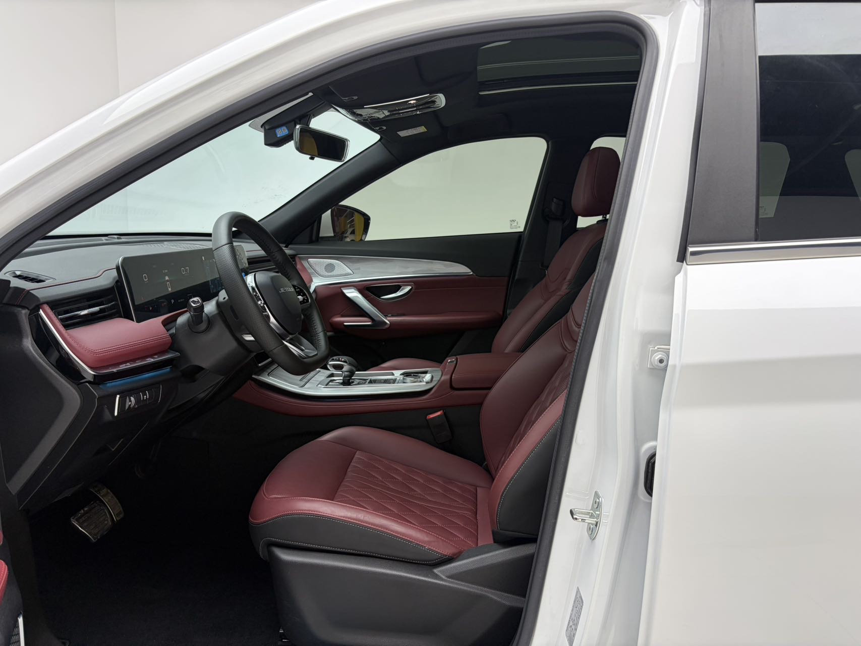 Jetour X70 PLUS 2023 car image #3