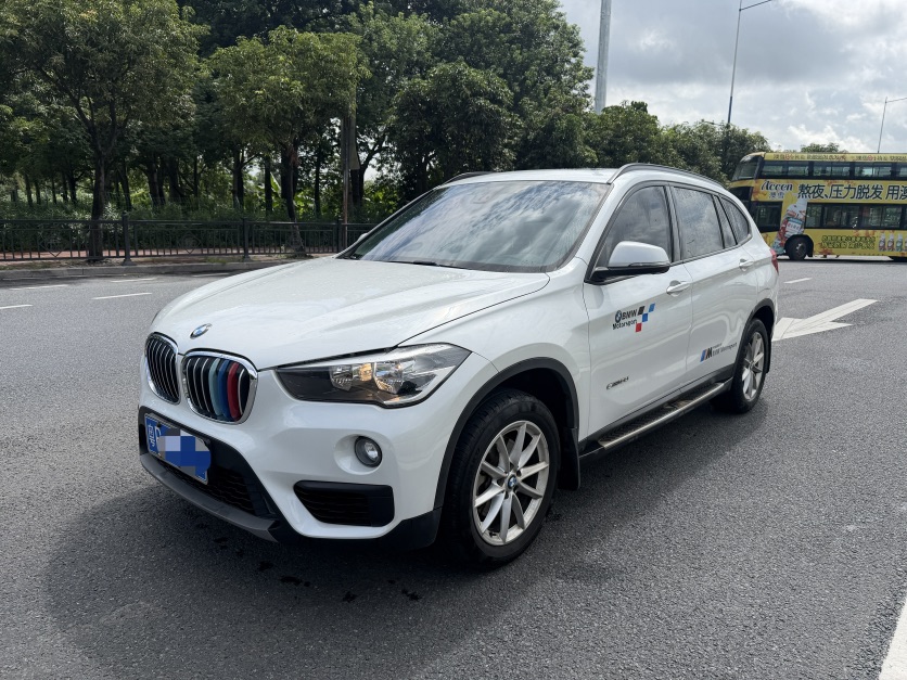 BMW X1 2018 BMW X1 2018 car image
