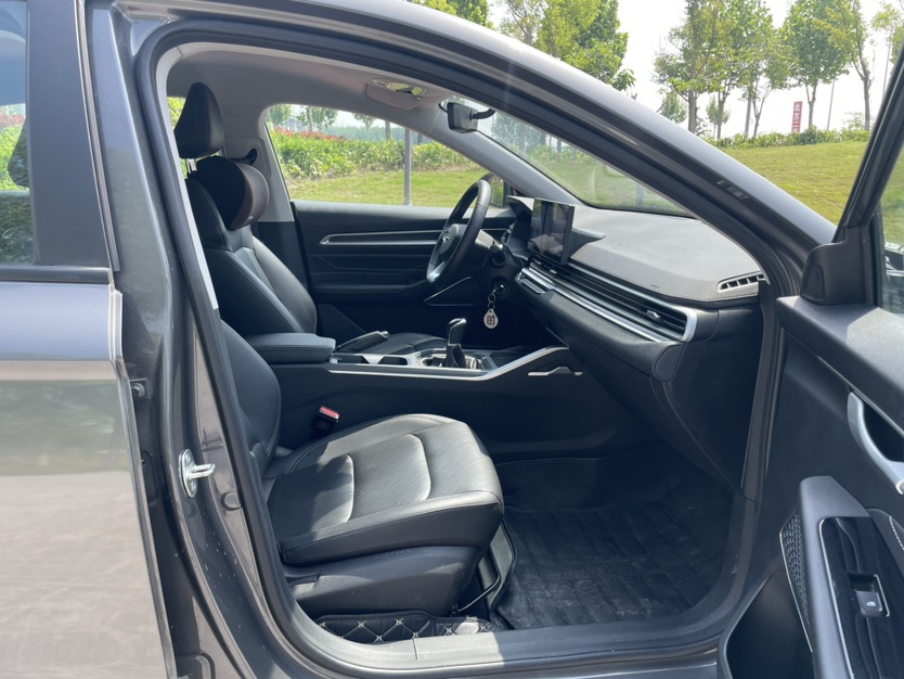GEELY Emgrand 2023 #13 GEELY Emgrand 2023 car image #13