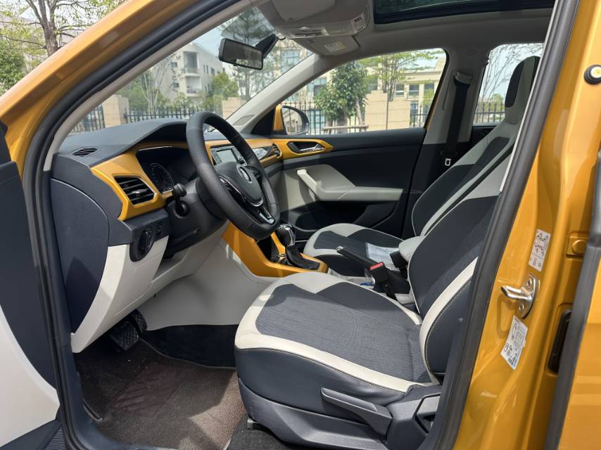 Volkswagen T-Cross 2021 car image #4