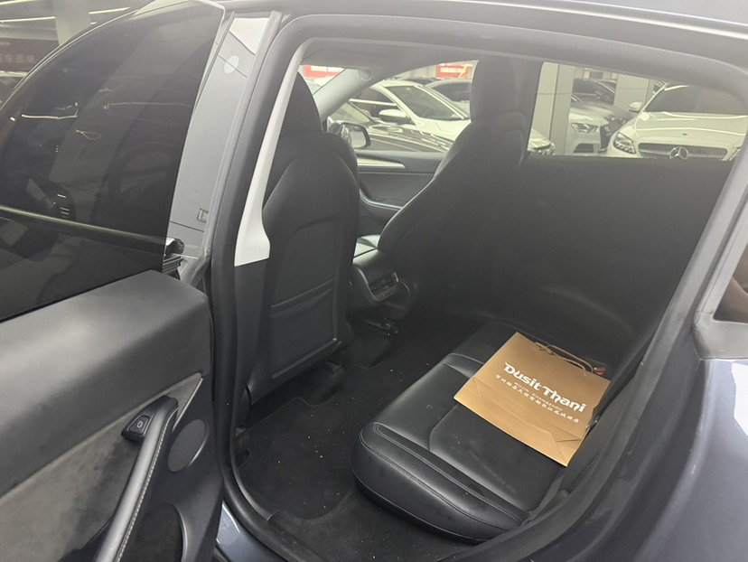 Tesla Model Y 2022 car image #4