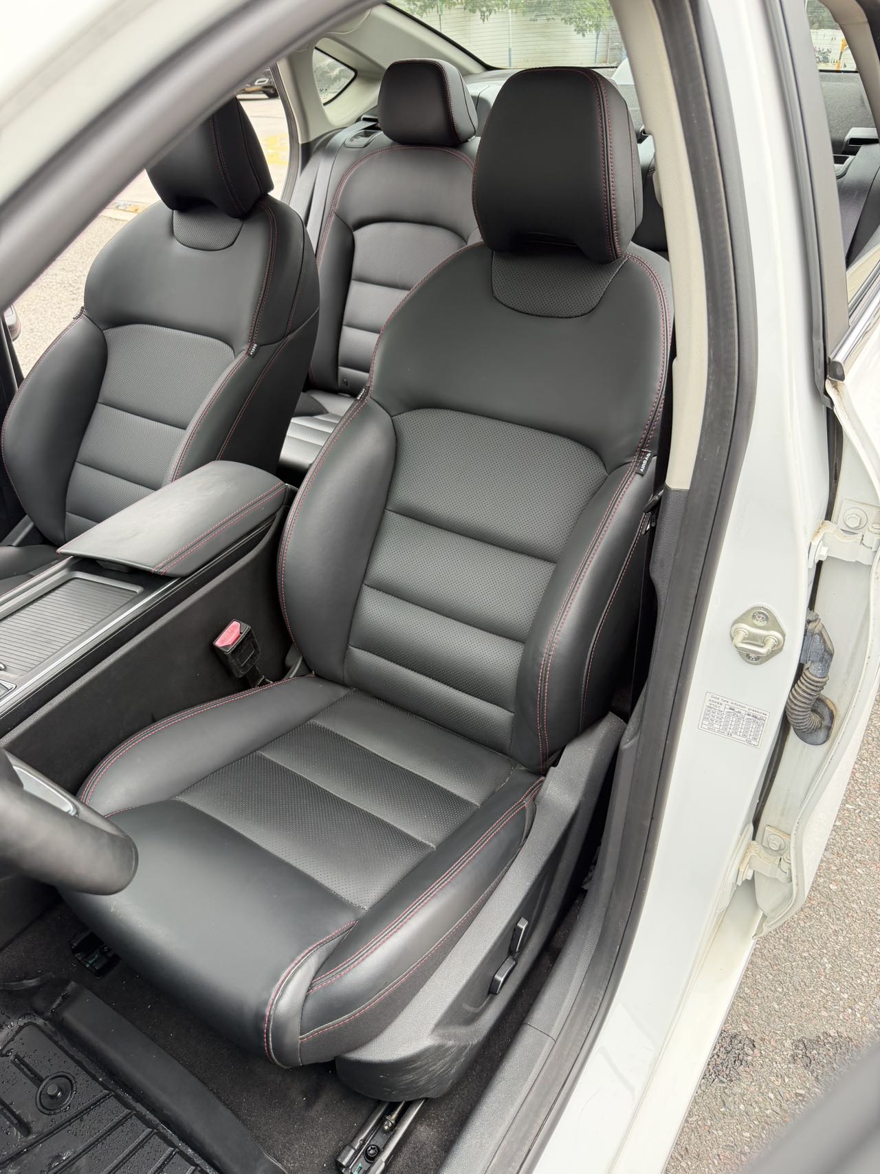 GEELY Binray 2019 car image #11