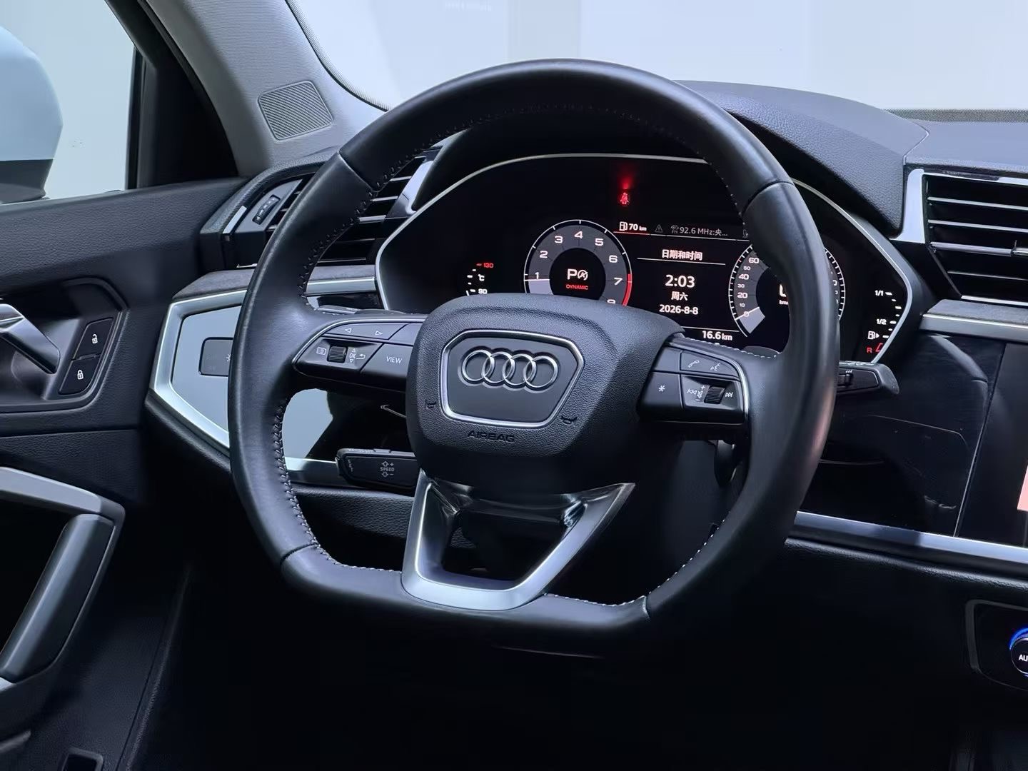 Audi Q3 2021 car image #6