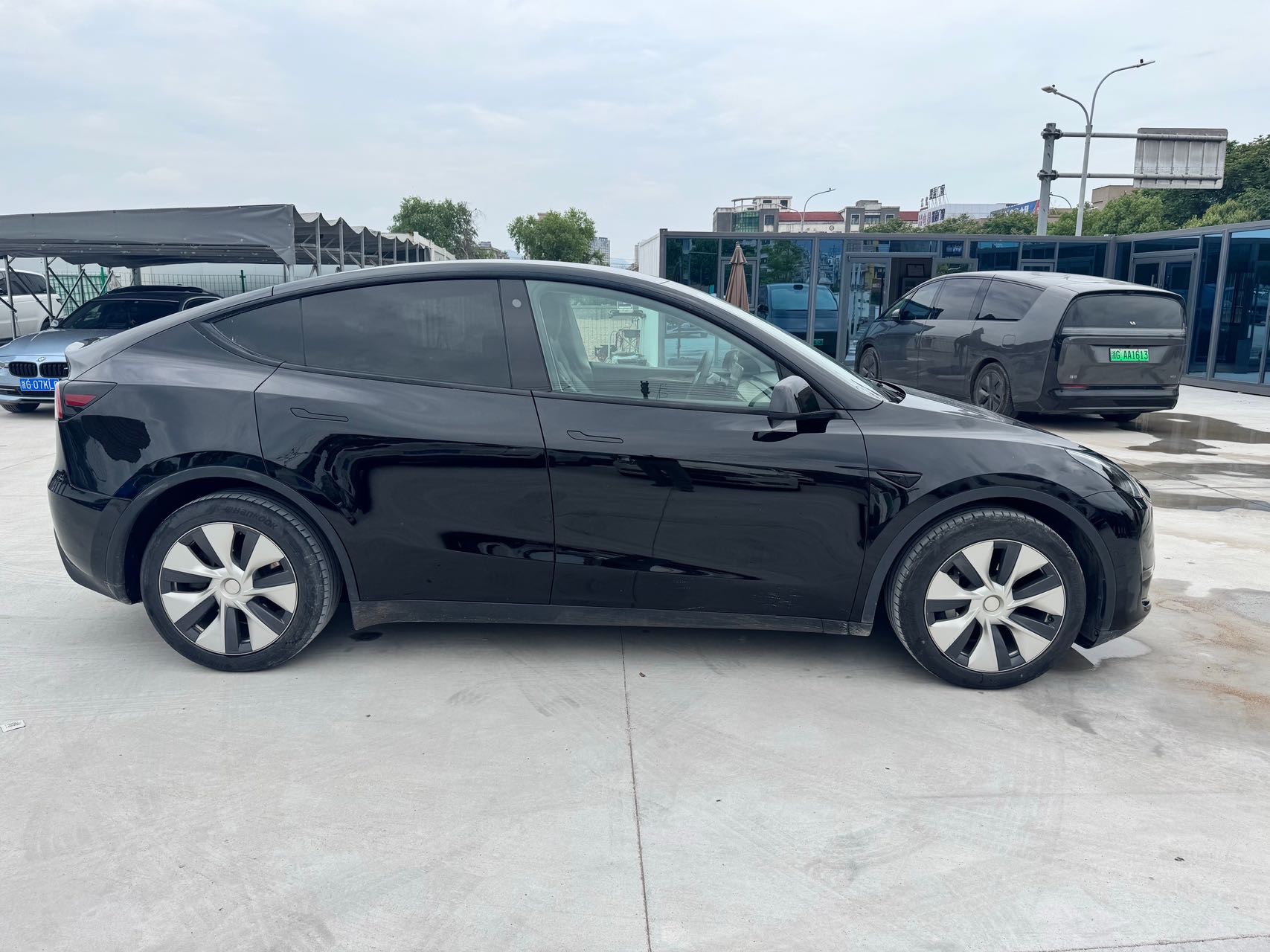 Tesla Model Y 2021 #7 Tesla Model Y 2021 car image #7