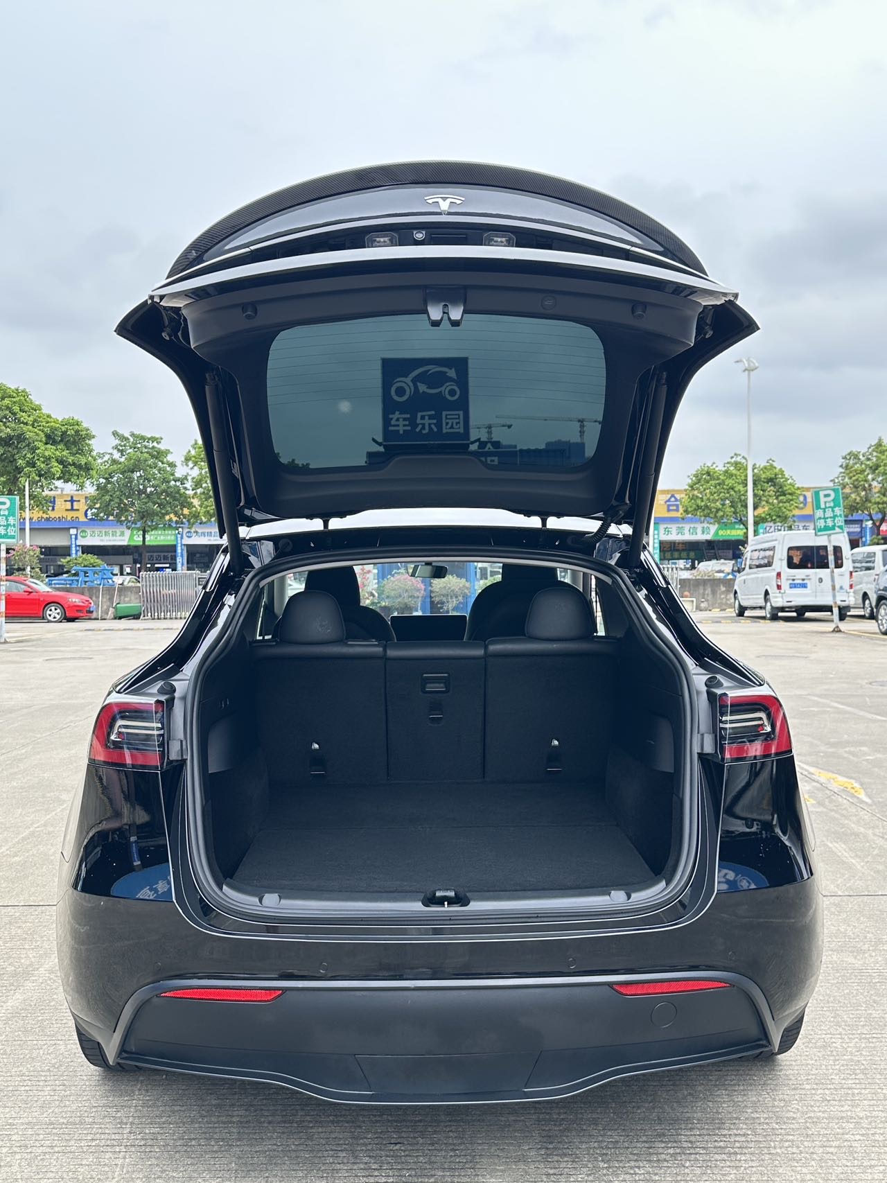 Tesla Model Y 2021 #8 Tesla Model Y 2021 car image #8