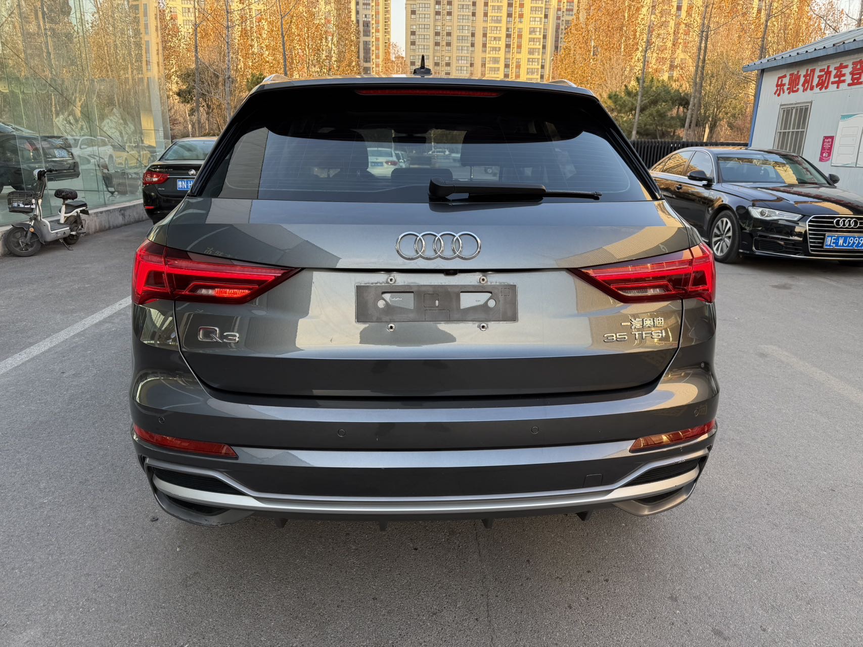Audi Q3 2020 car image #3