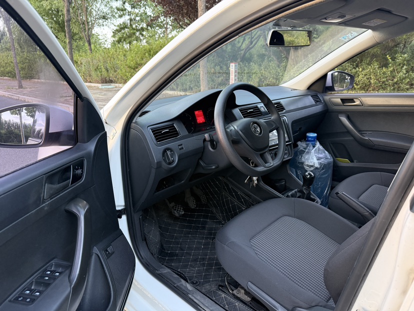 Volkswagen Santana 2018 car image #3