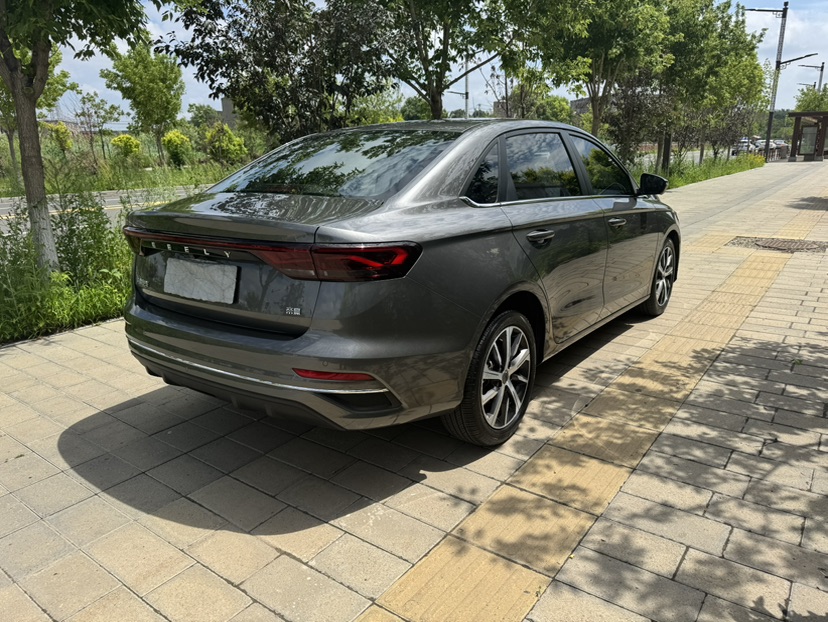GEELY Emgrand 2021 car image #4