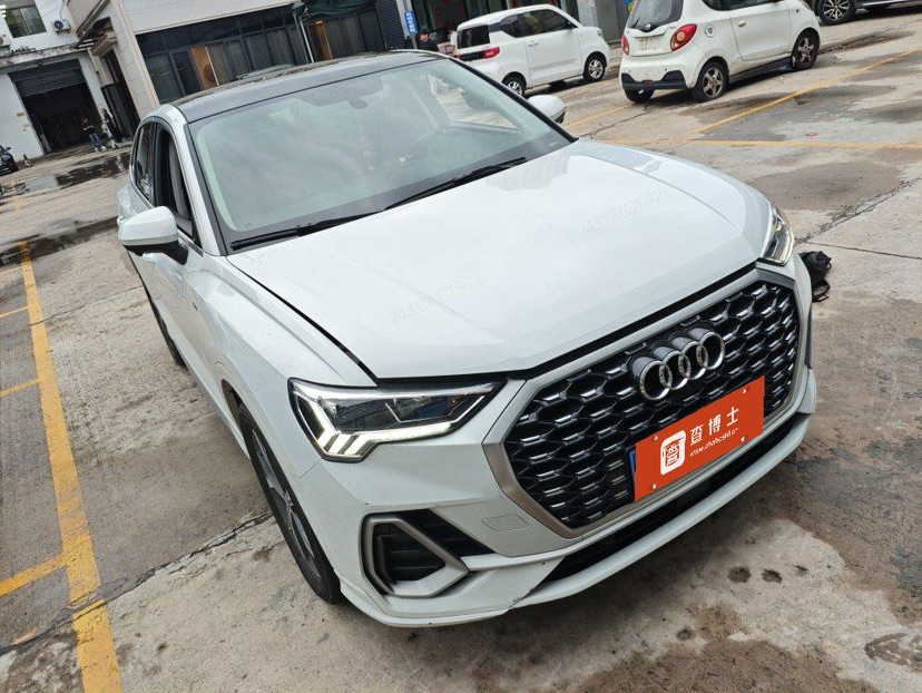Audi Q3 2021 car image #2