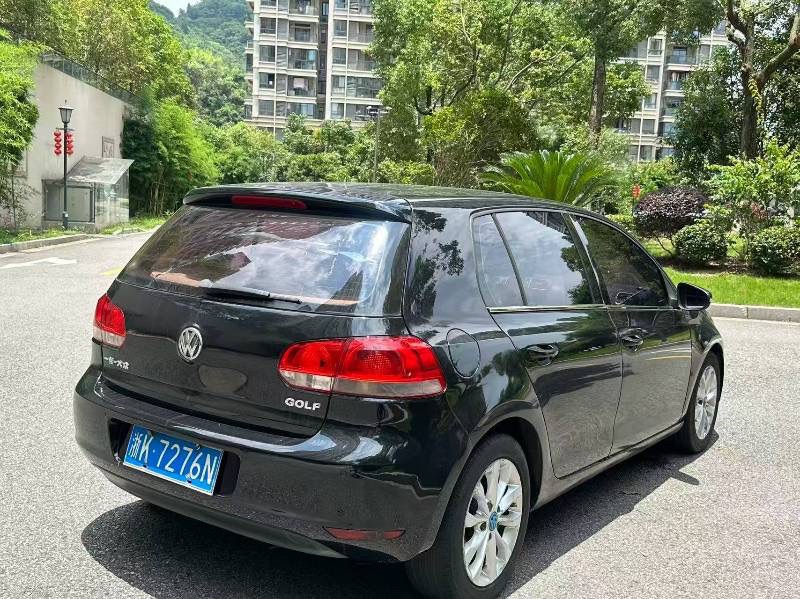 Volkswagen Golf 2012 car image #5