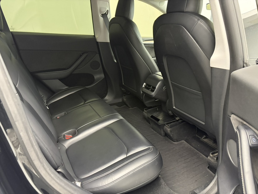 Tesla Model Y 2022 car image #6
